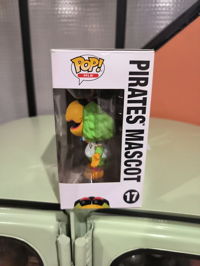 Rare Pop pirates mascot 17 - photo numéro 4