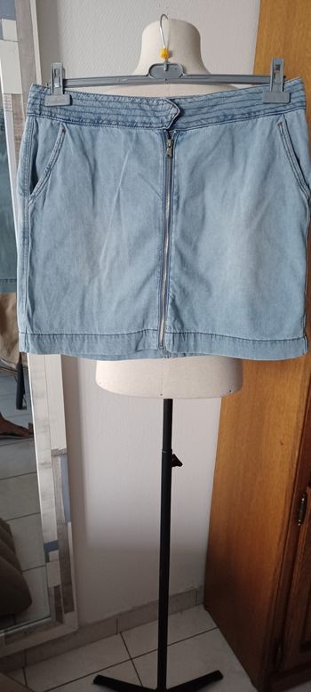 Très belle jupe jeans courte femme T 44