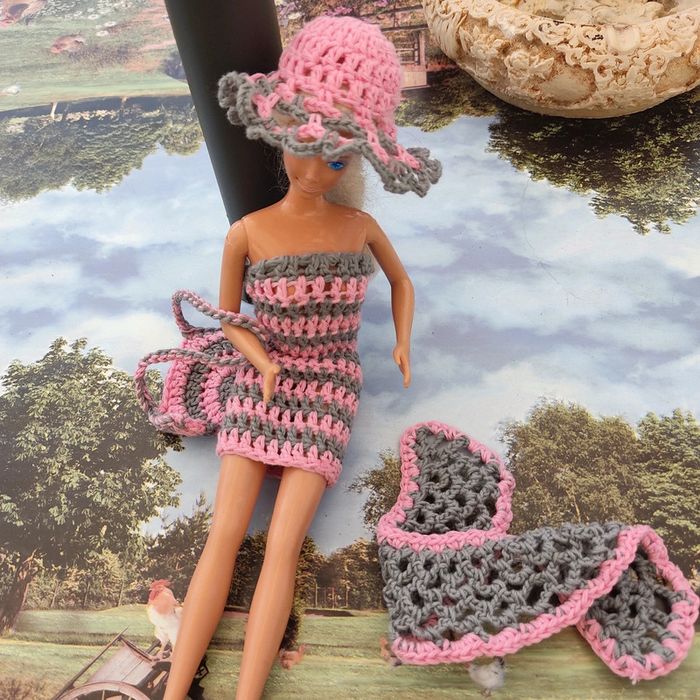 Vêtements pour Barbie 2 € - photo numéro 7