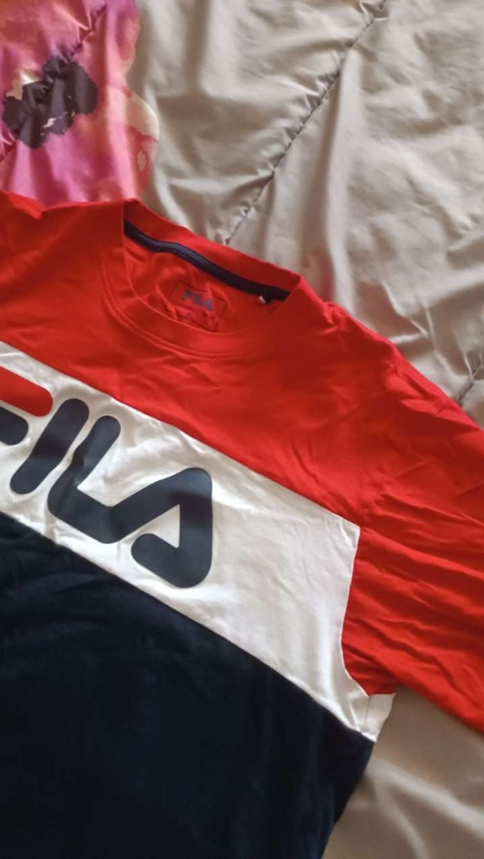 Tee-shirt fila taille XL - photo numéro 10