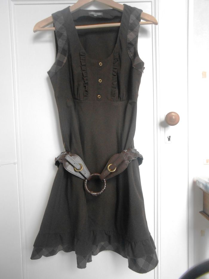 Robe avec ceinture T.38 Clara Vitti - photo numéro 1