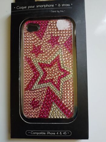 coque 3d pour portable iphone 4/4s avec diams neuf