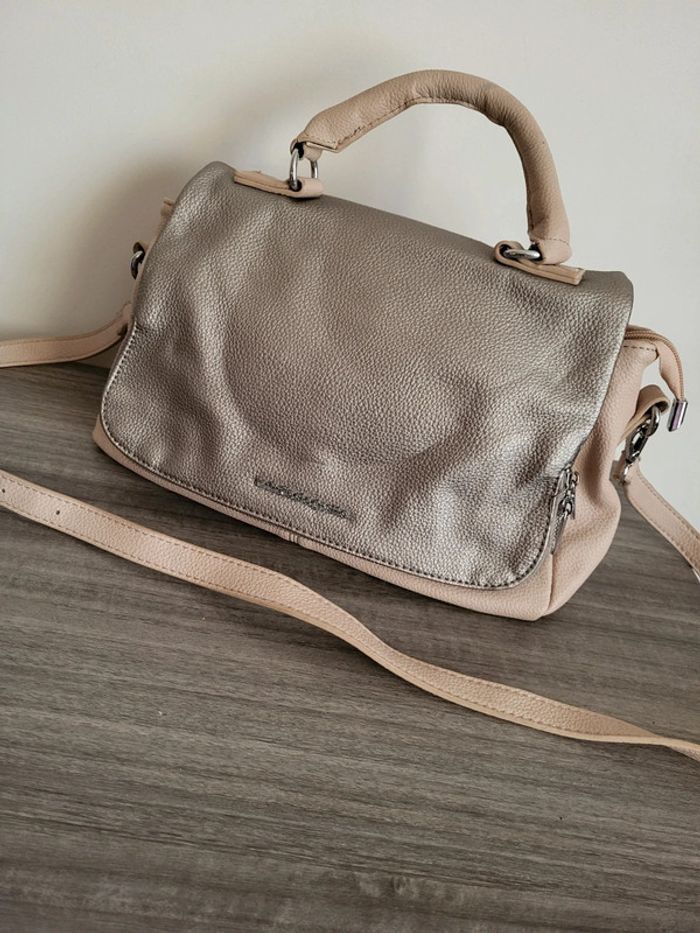 Sac à main gris et beige