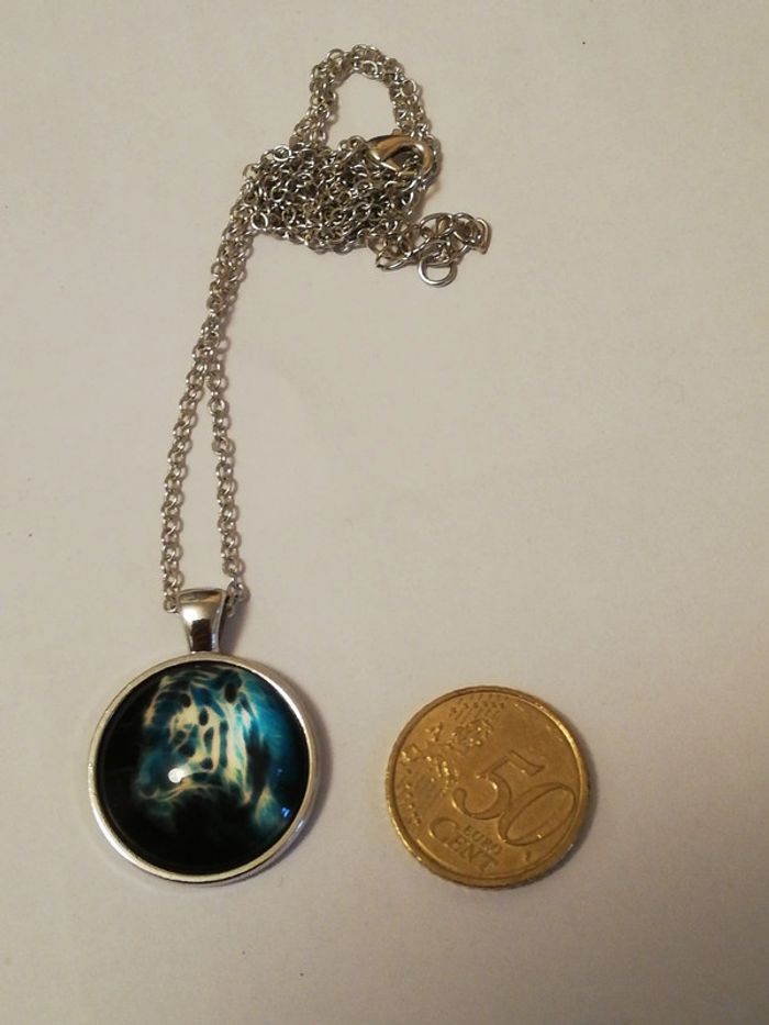 Magnifique collier tigre holographique neuf