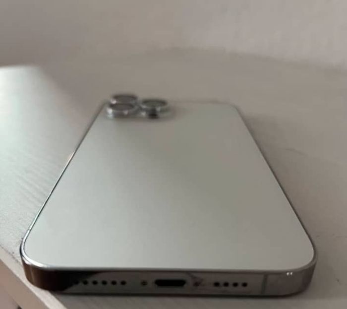 I p h o n e. - photo numéro 4