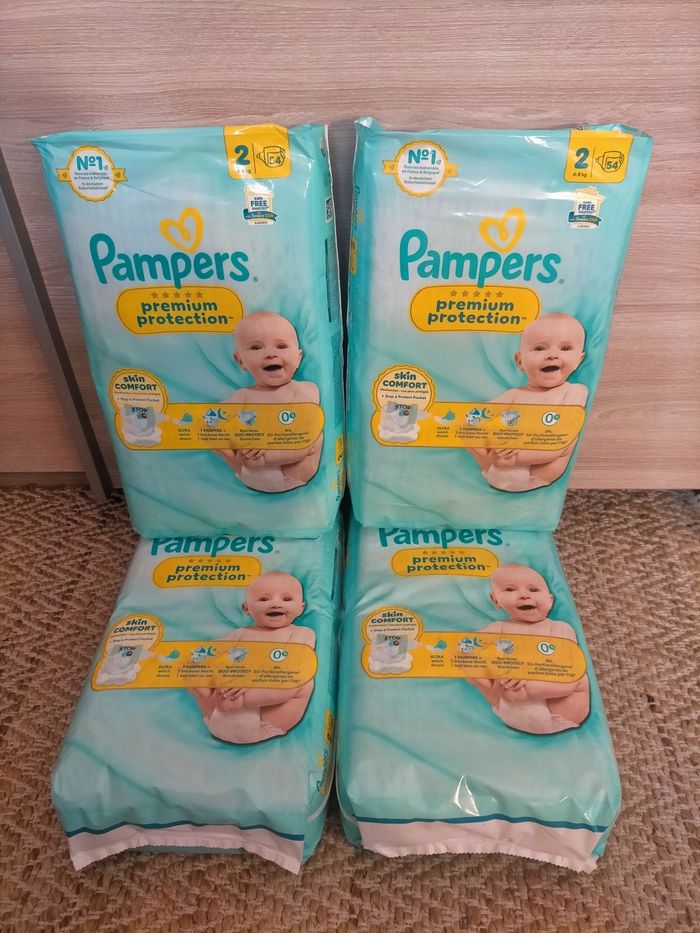 Lot couches Pampers premium taille 2