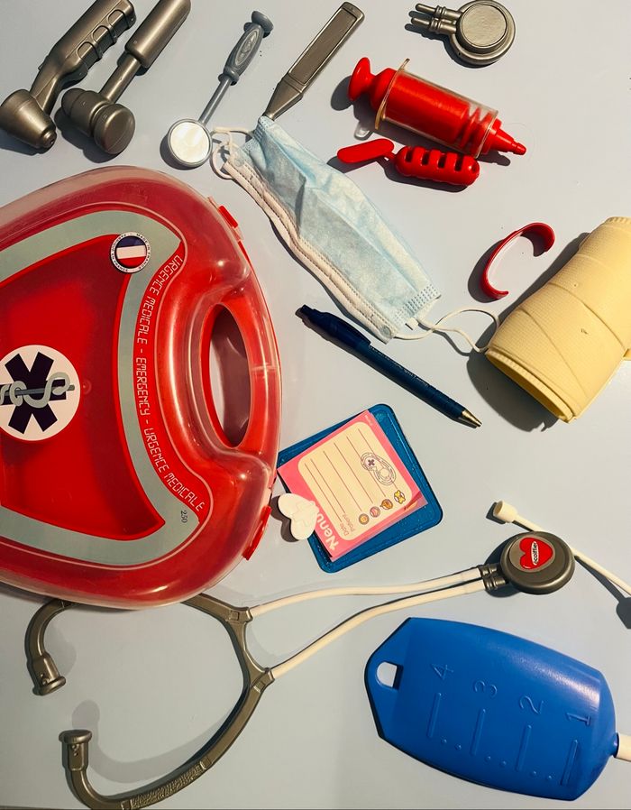 Mallette de docteur - photo numéro 4