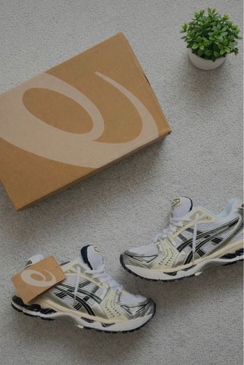 Baskets ASICS Running – Introuvables – Très bon état