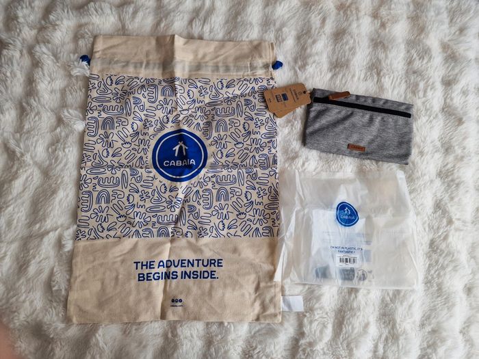 Lot Cabaïa pochette et sac toile neuf