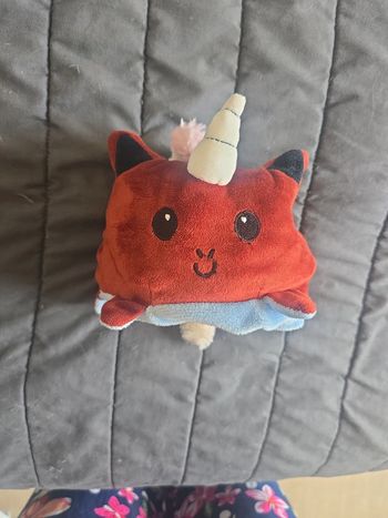 Petite peluche réversible