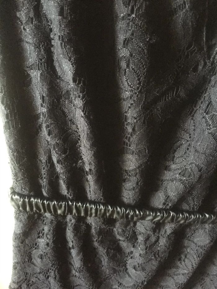 Robe noir dentelle et sa ceinture - photo numéro 10