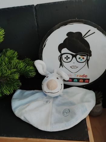 doudou chien bleu blanc sucre d'orge crème spirale marron Beige Demi Lune DD2736