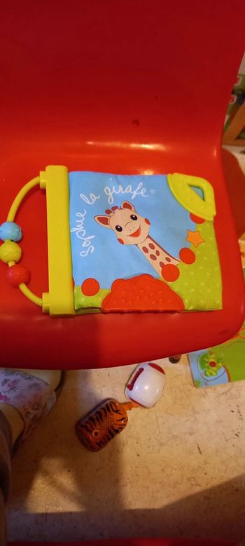 Livre tissu Sophie la girafe sensorielle