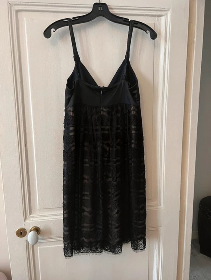 Robe dentelle noire brodée perles rocailles taille 34 - BCBGmaxazria - photo numéro 6