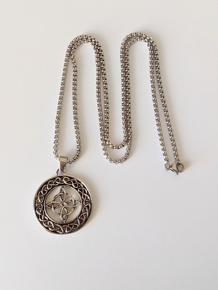 Chaîne + pendentif celtique - photo numéro 2