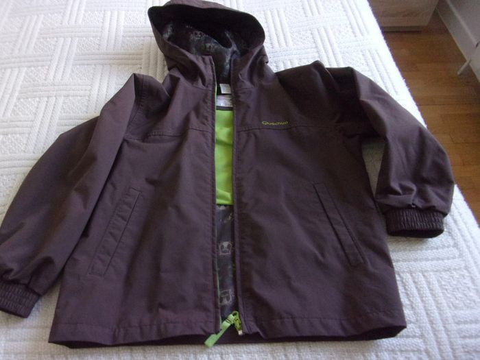 blouson coupe vent Quechua taille 10 ans