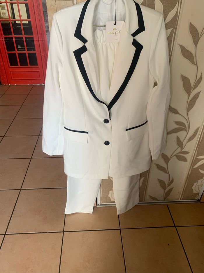 Tailleur femme coustume - photo numéro 3