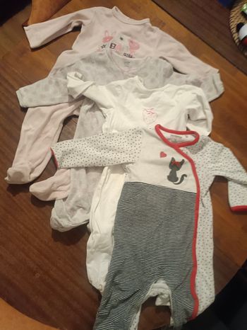 Lot de 4 pyjamas 18 pois