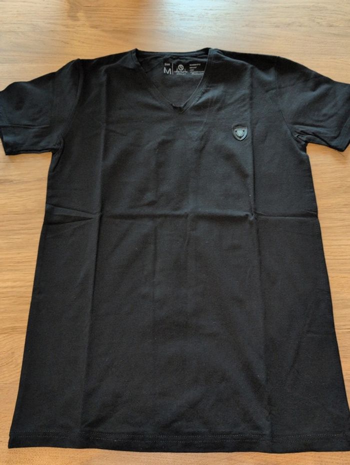 Tee shirt noir unis tee col v tee shirt manches courtes armita - photo numéro 4