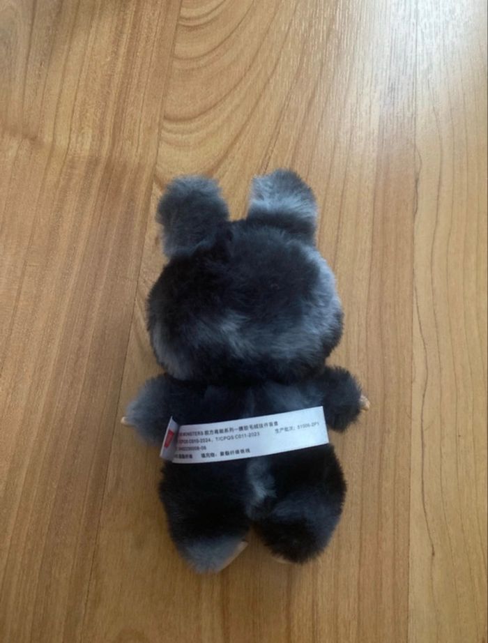 Labubu Noir et gris Rare - photo numéro 3