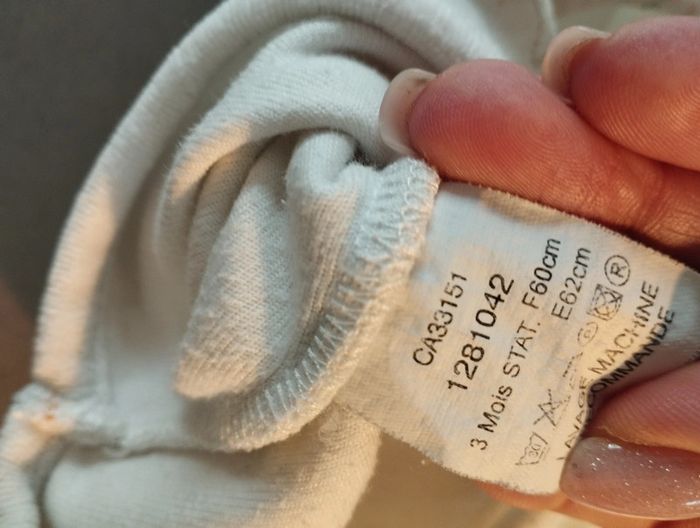 Barboteuse velours 3 mois - photo numéro 2