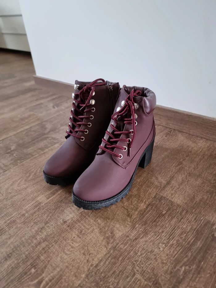 Bottines à talons neuves violette taille 36
