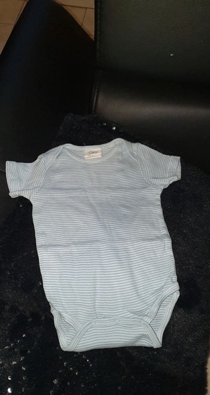 Lot 5 body tissaia 6 mois - photo numéro 5