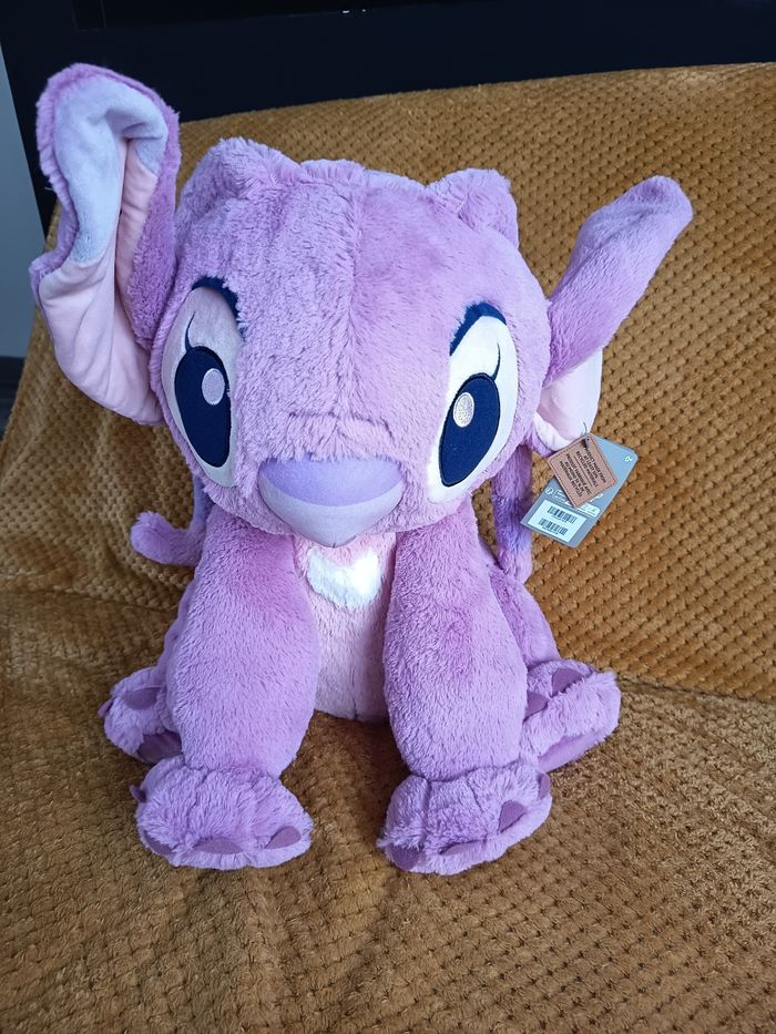 Grande peluche Angel Disney store neuve