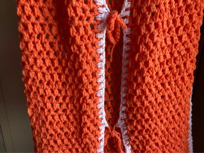 Superbe gilet cardigan sans manches crocheté à la main neuf taille M - photo numéro 5