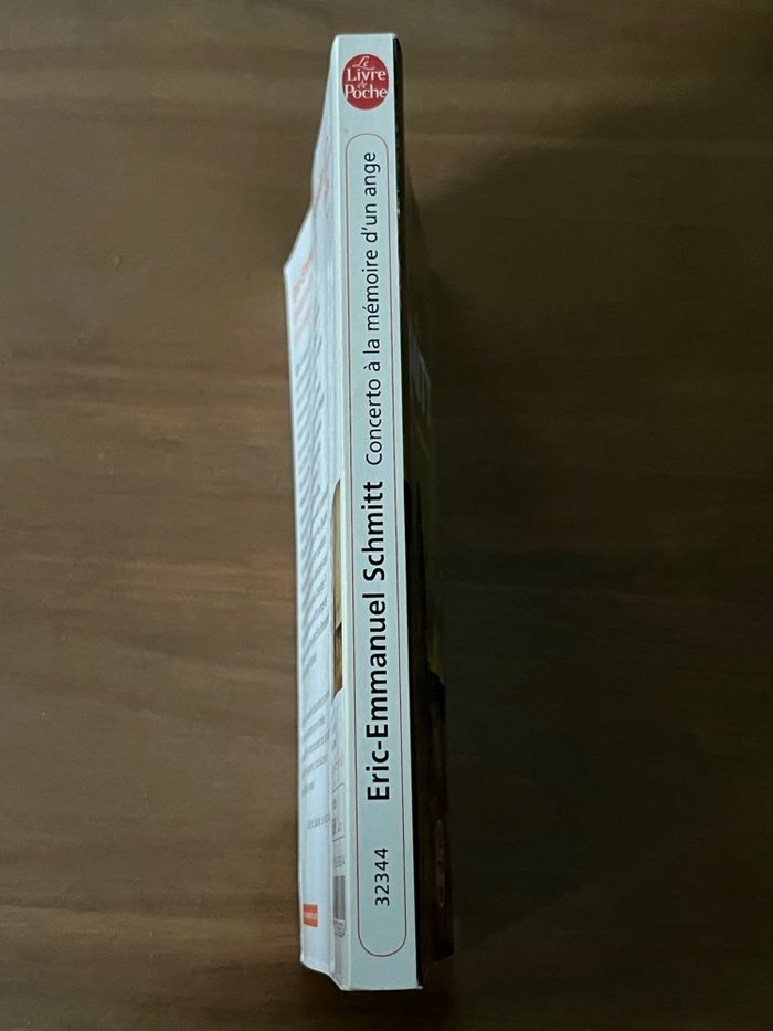 Concerto à la mémoire d’un ange Schmitt Le Livre de Poche - photo numéro 3