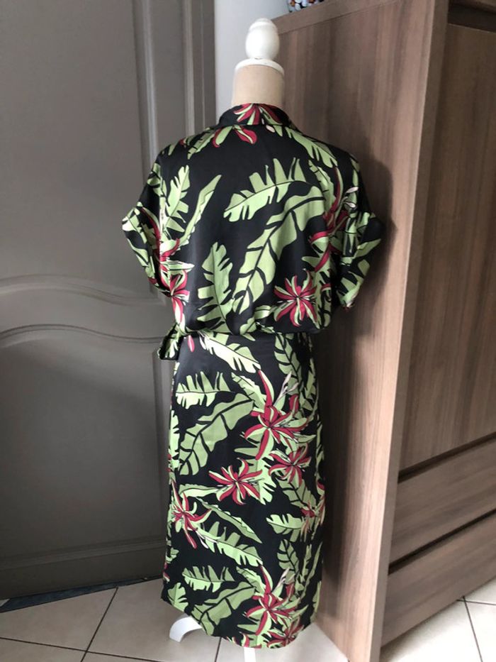 Robe cache cœur chic taille 38/40 - photo numéro 4