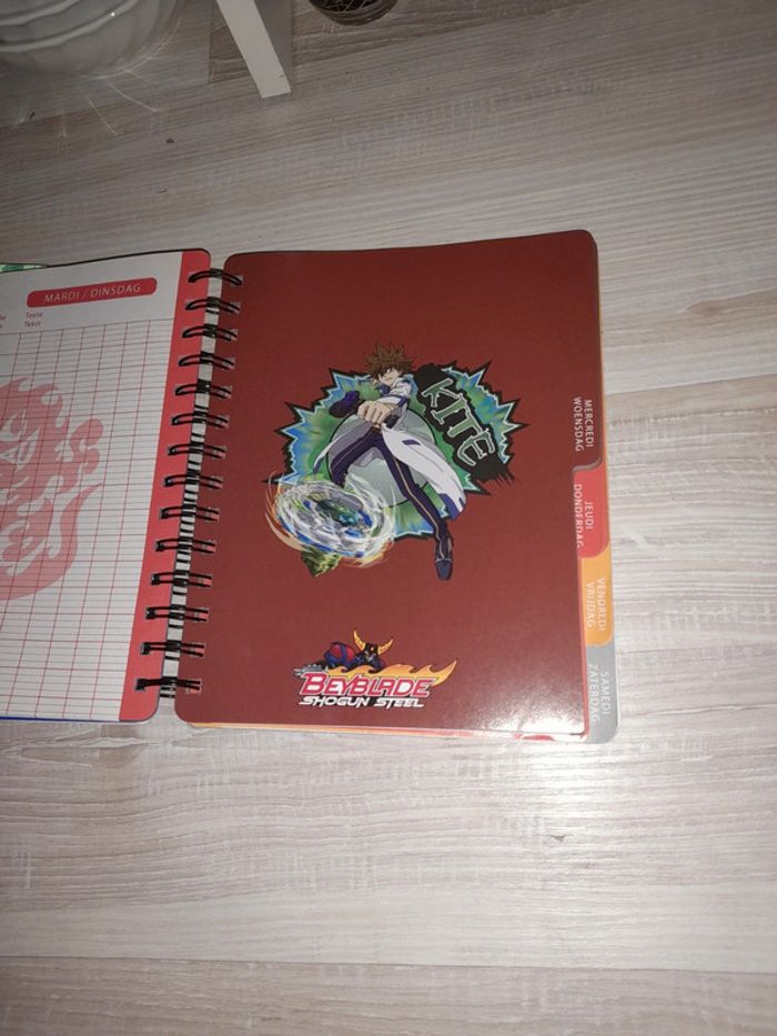 Cahier de texte beyblade shogun Steel - photo numéro 6