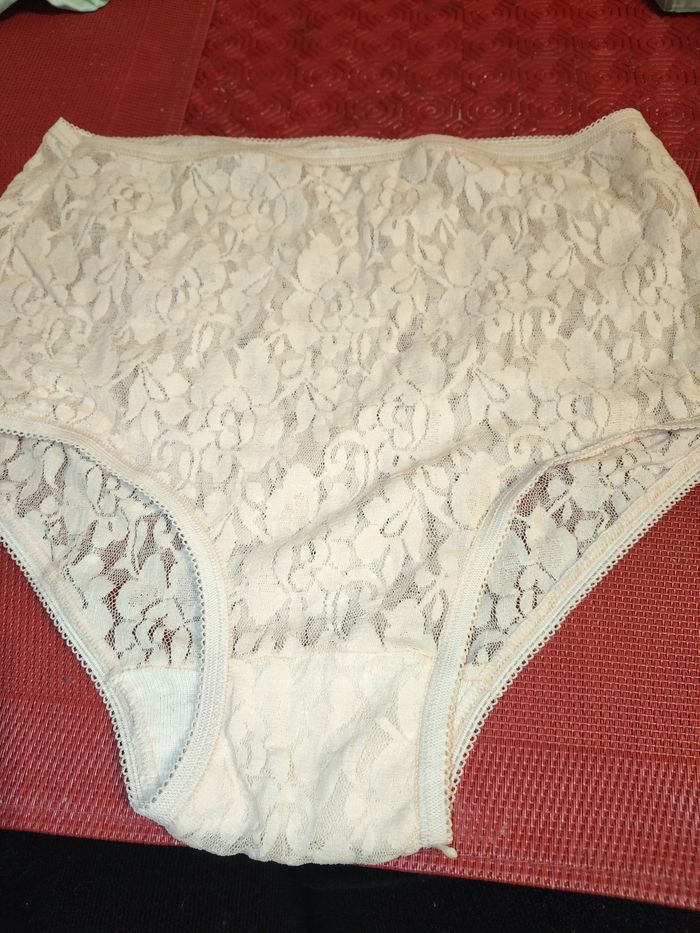 3 culottes gainantes neuves T. 38/40 - photo numéro 4