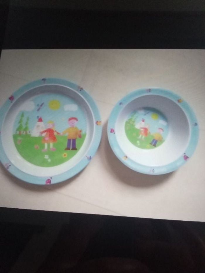 Assiette plate et creuse