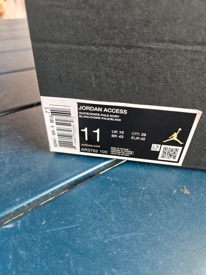 Jordan access blanche taille 45 homme neuves - photo numéro 8