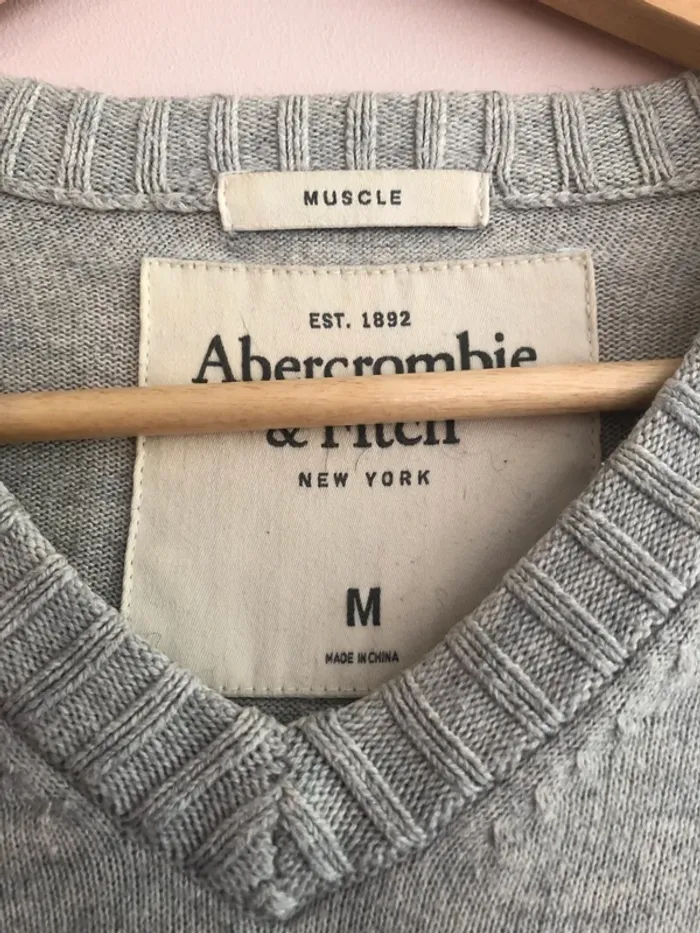 Pull gris Abercrombie & Fitch T.M - photo numéro 3