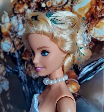 Poupée barbie La Muse d'automne