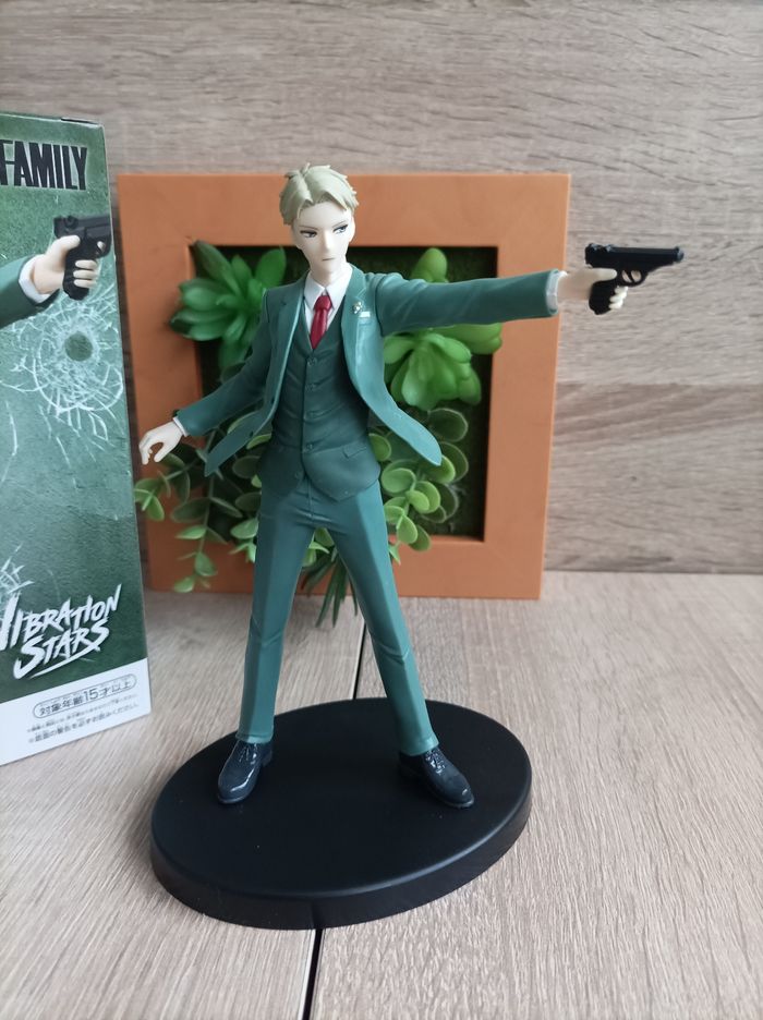 Figurine Loid Forger Spy Family banpresto vibration stars Bandai Namco - photo numéro 3