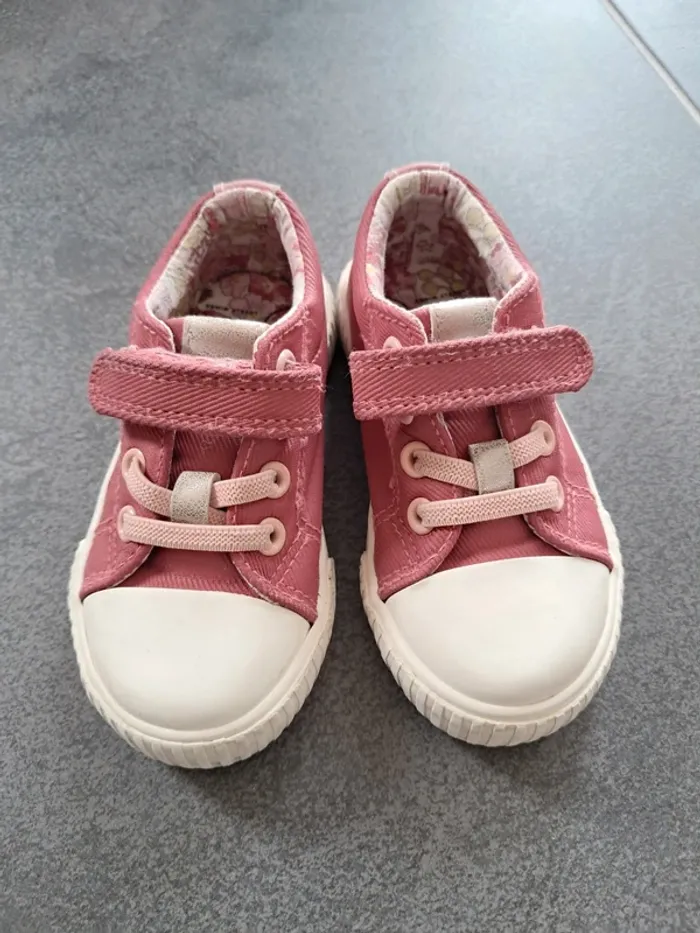 Chaussures T.23 - photo numéro 2