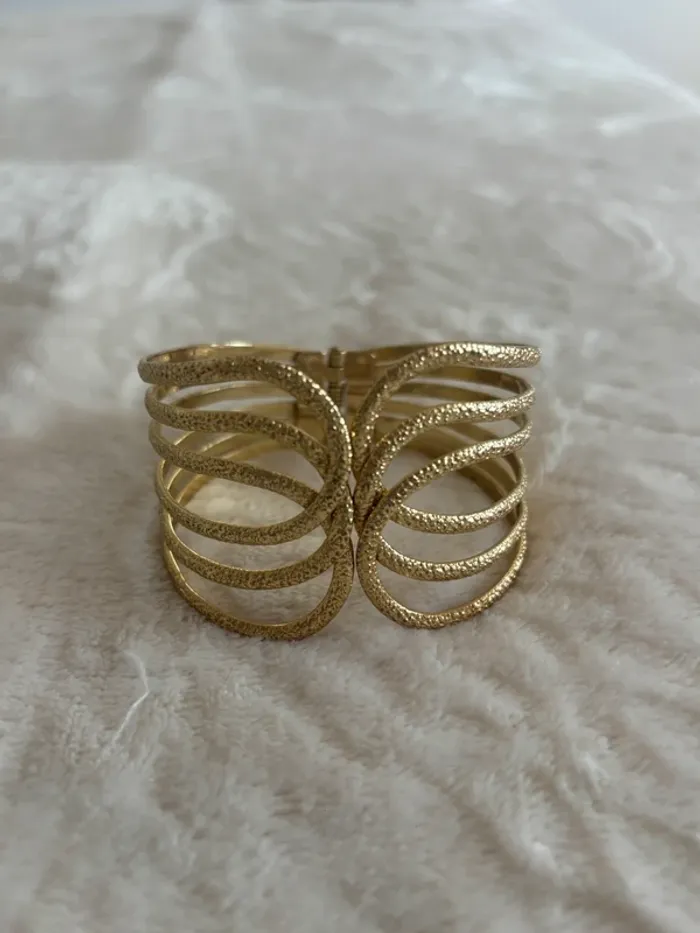 Bracelet manchette jonc