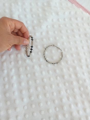 Paire de boucles d'oreilles 🩶🤍