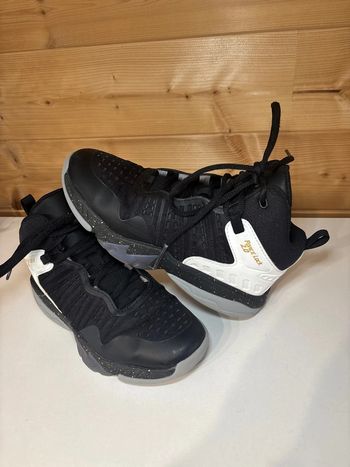 Chaussures de basket tarmak