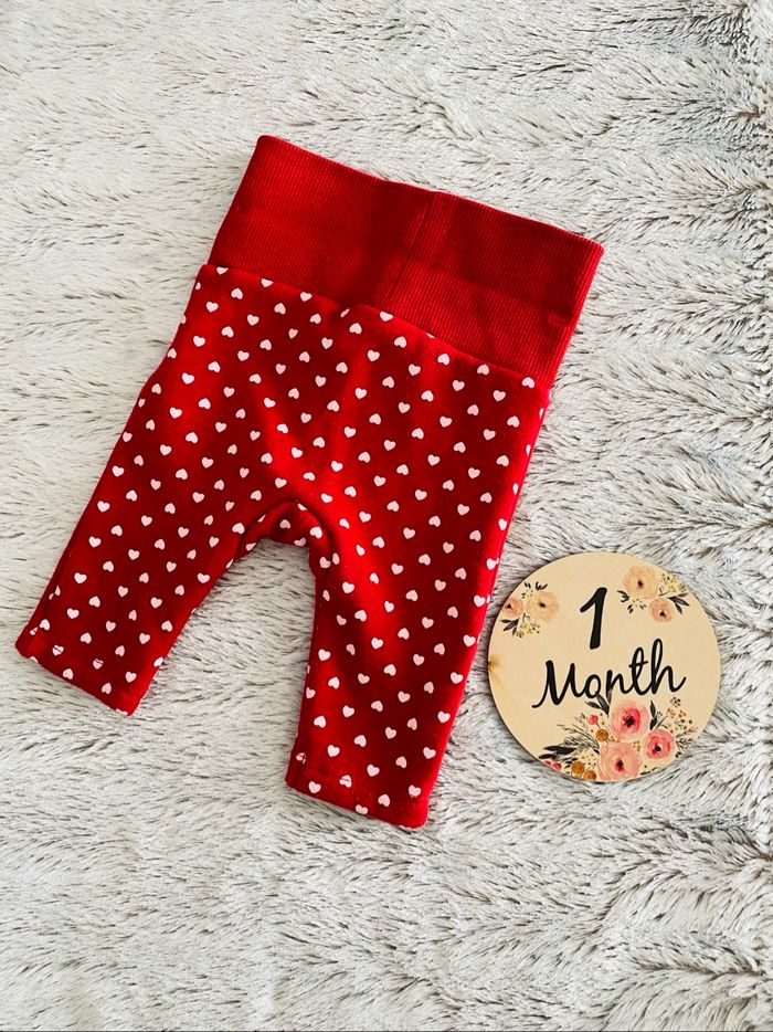 Legging épais coeur rouge 1 mois C&A Baby - photo numéro 3