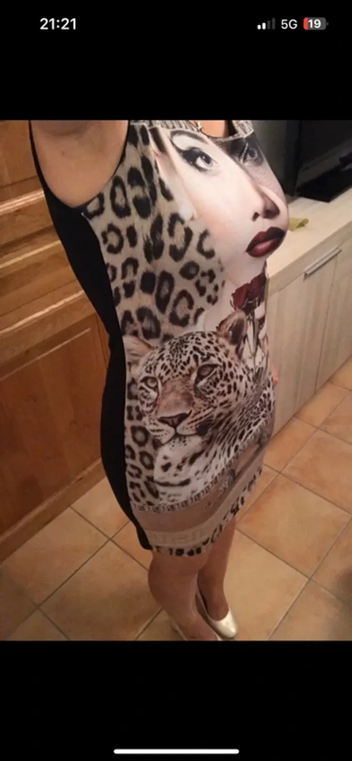 Robe visage femme originale 38/40 - photo numéro 4