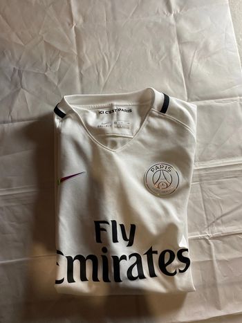 Haut de maillot de foot brillant paris saint germain nike 2018