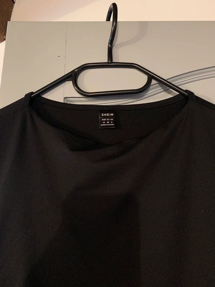 Robe courte noire - photo numéro 3