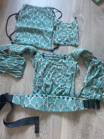 Portage Meitai hybride de la marque Neko Nekoslings modèle Halfbuckle taille Baby size coloris Kidonya Marina  %100 coton Avec son sac de rangement/transport Hall Buckle Mei tai mehdai meh dai  Prix fixe  NB: l’étiquette a l’intérieur du porte bébé e