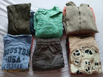 Lot de 18 vêtements 10 ans