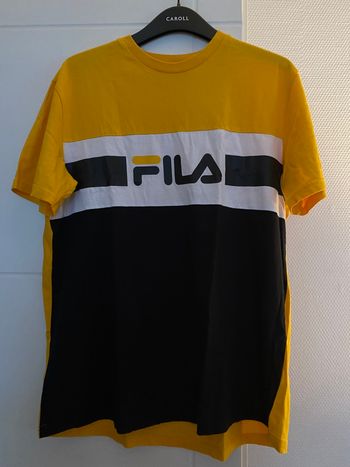 Tee-shirt fila taille m très bon état