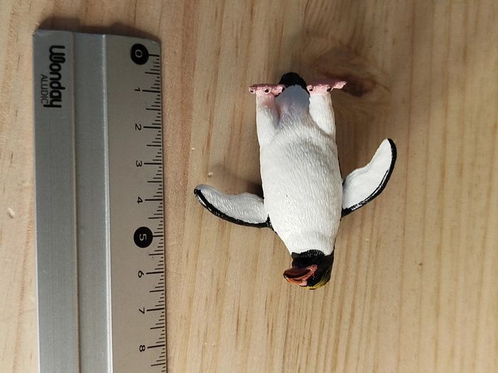 Figurine pingouin animal de la banquise - photo numéro 5